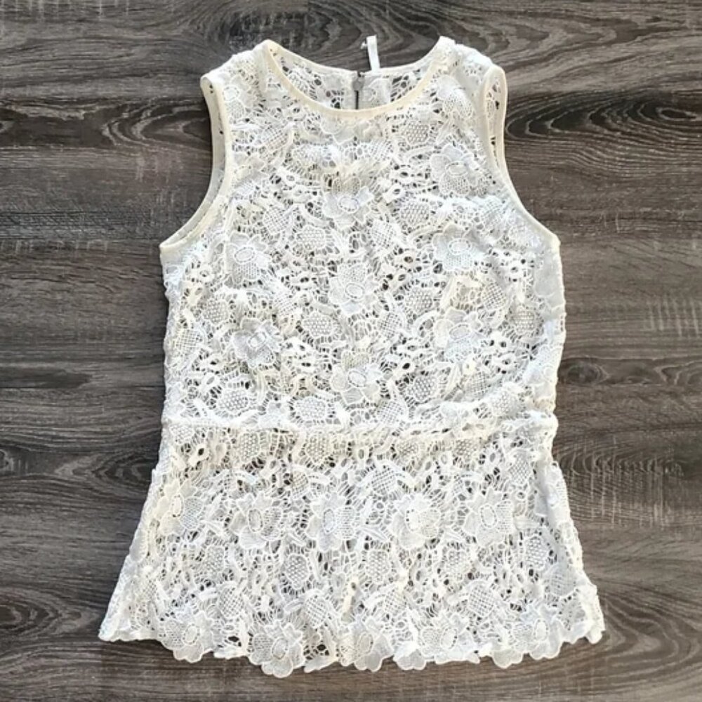 🌷 Cabi lace peplum Top 🌷